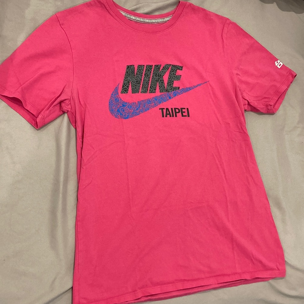 Sz M Nike Taiwan Taipei exclusive T-Shirt